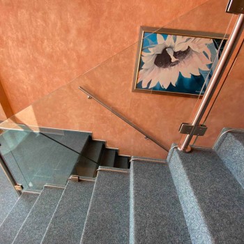 Glasgelaender Treppenaufgang