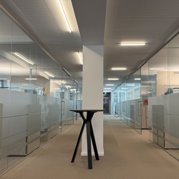Glastrennwand 12